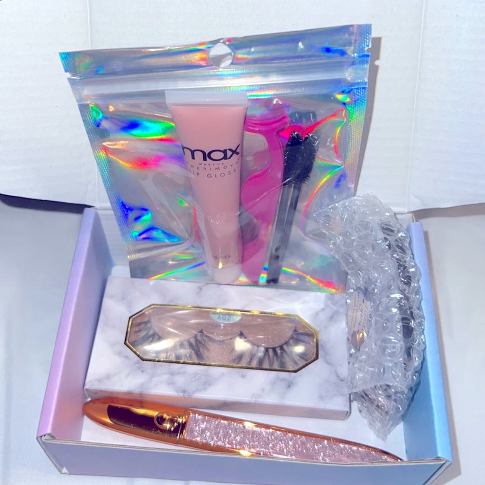 This is a custom lash box